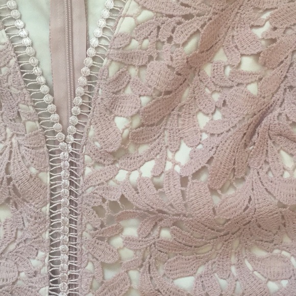 NWT Dusty pink crochet lace dress 🎀 - Picture 3 of 7